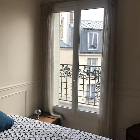 2 Pieces Lumineux Avec Balcon Filant Apartament