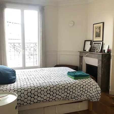 2 Pieces Lumineux Avec Balcon Filant Apartament